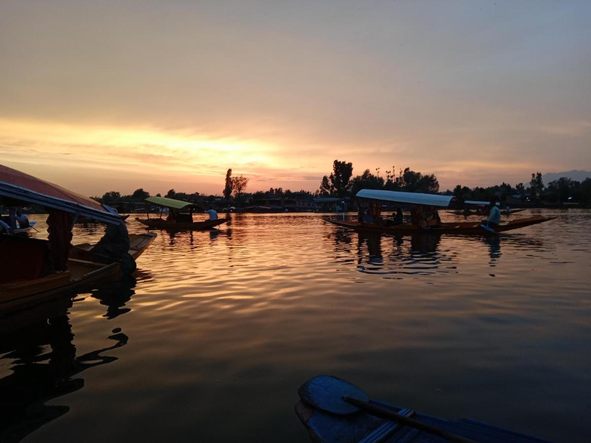 Goona Palace Houseboats Srīnagar 외부 사진