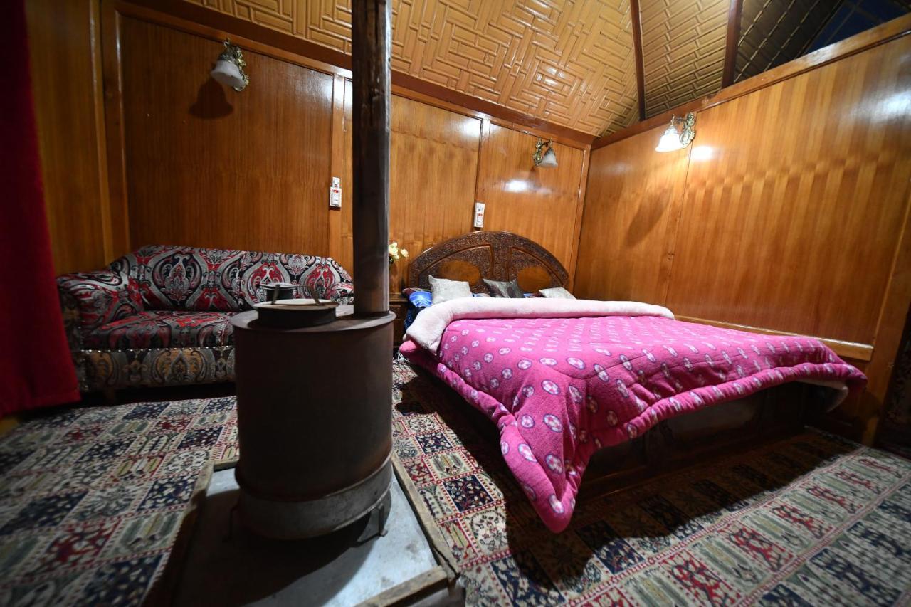 Goona Palace Houseboats Srīnagar 외부 사진